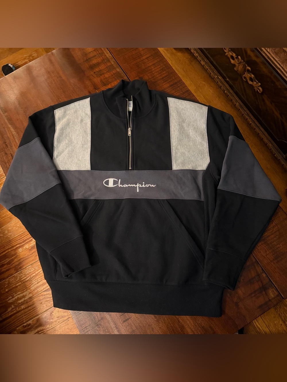 Champion x Urban Outfitters Half‑Zip Pullover Sweatshirt Large